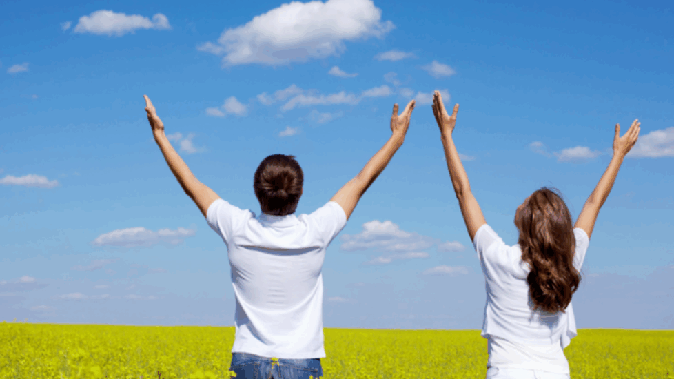 PHOTO-DAILY-INSPIRATION-POWER-IN-PRAISE-900x444